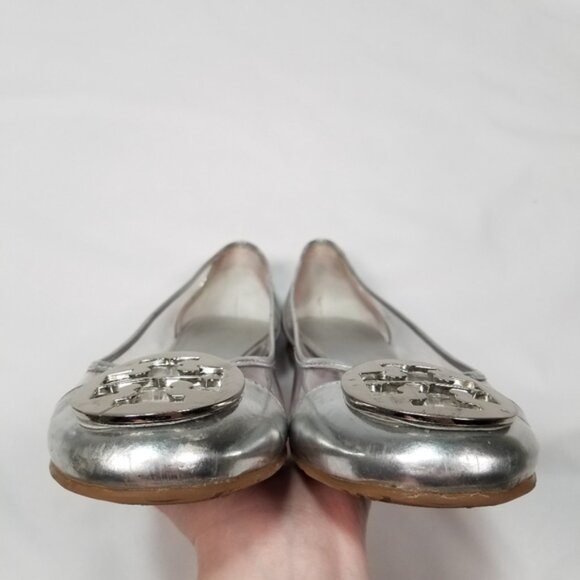 New Tory Burch Reva Audrey rare clear lucite silver logo medallion ballet flat - Picture 12 of 16